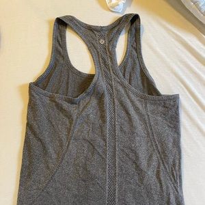 Lulu lemon top
